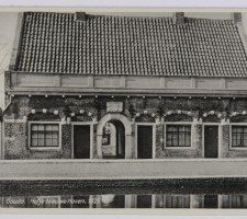 Het hofje van Lethmaet aan de Nieuwehaven, circa 1940